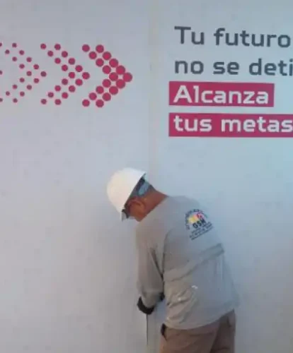 Retiro de Vinil, Saneamiento de Pared y Pintado – Piso 13 - Infraestructura y acabados